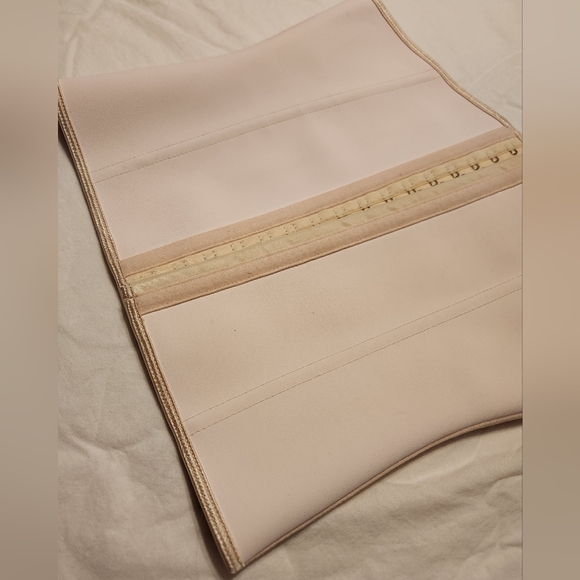 ⏳️ ShaperX - Light Pink Waist Trainer - Size M - Picture 2 of 5